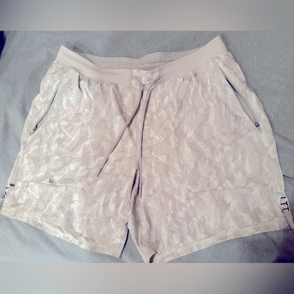 lululemon athletica Other - Lululemon pacebreaker shorts men xl